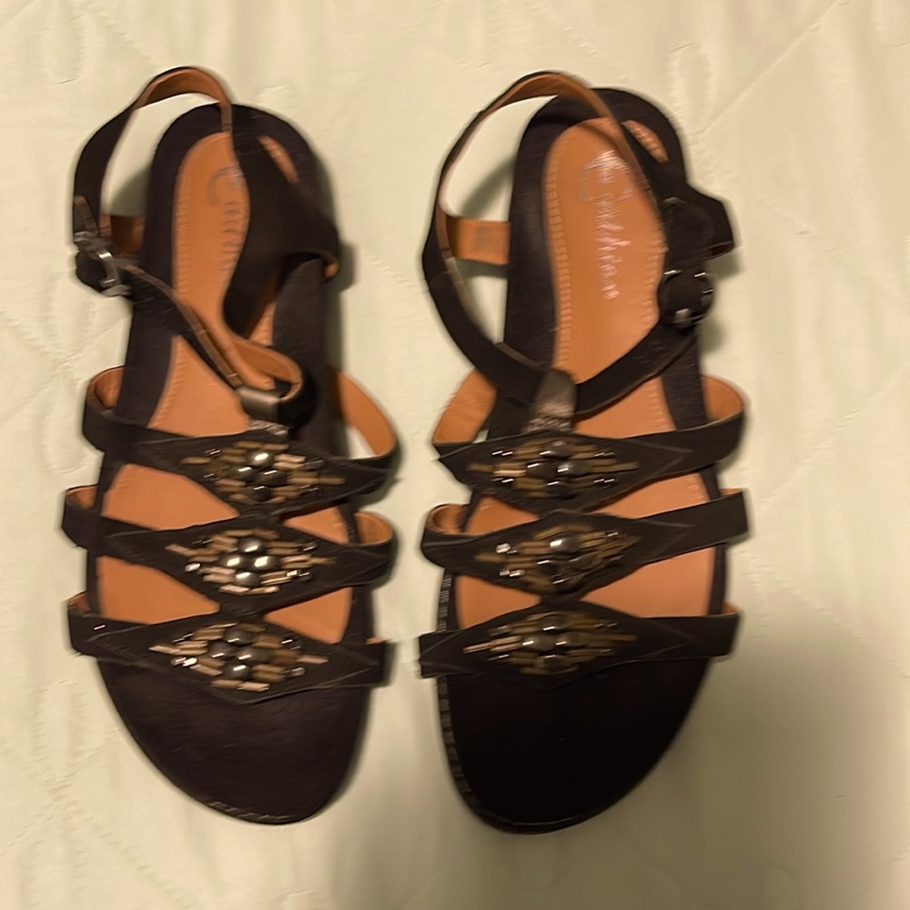 Carthies leather upper with rubber sole sandals. Size 7.